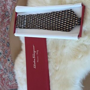 Adorable NWOT IOB Salvatore Ferragamo Designer Silk Dog Tie 🖤🐕🐾♥️🎁🇮🇹